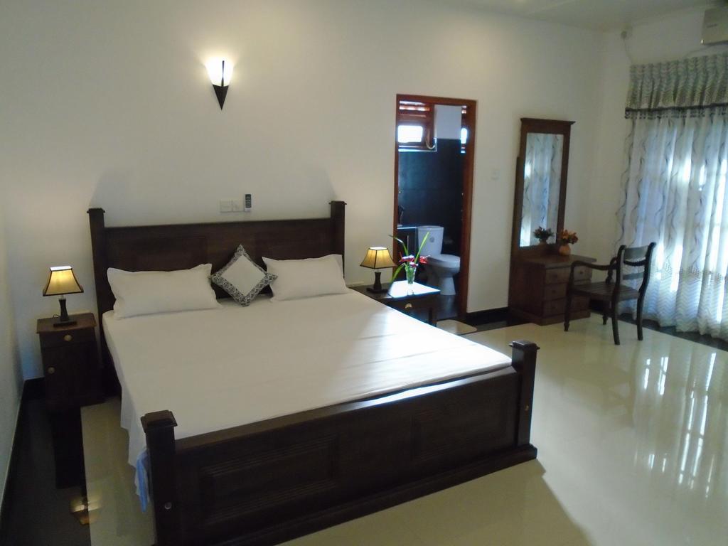 Avon Villa Хиккадува Номер фото